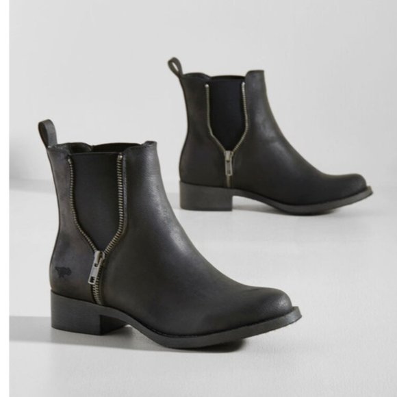 Modcloth Shoes - NEW ModCloth Casual Influence Boot in Matte Black